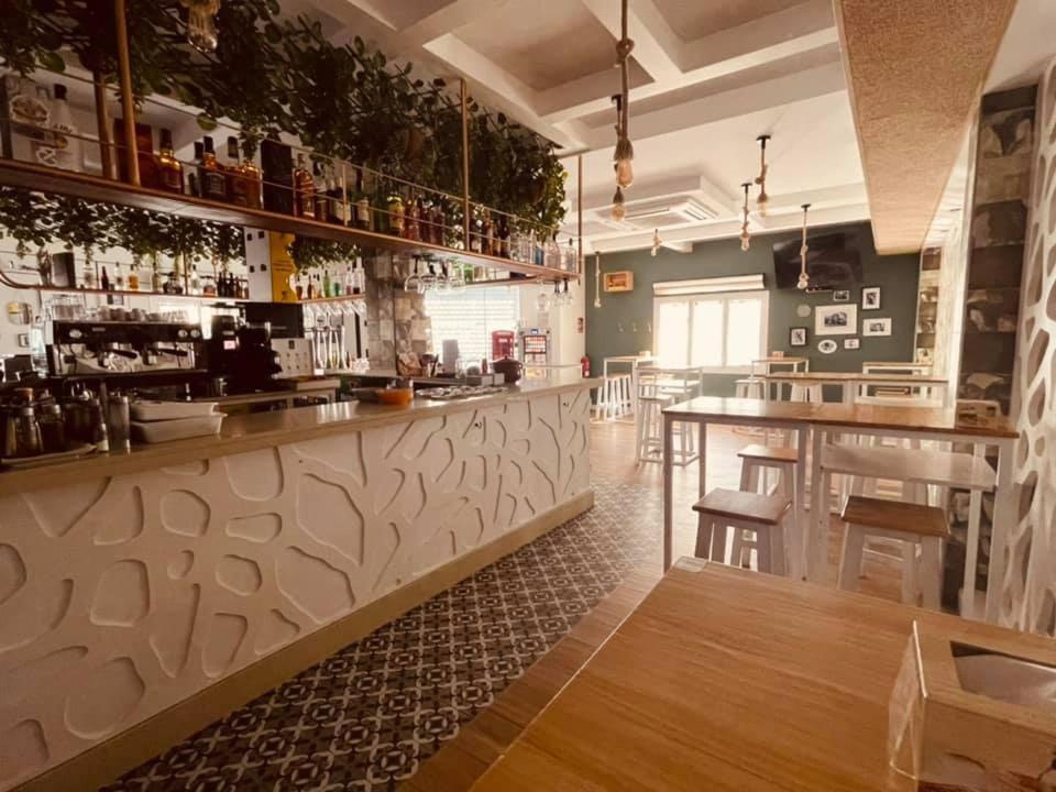 Novo Apartahotel & Restaurante Las Cabezas de San Juan Extérieur photo